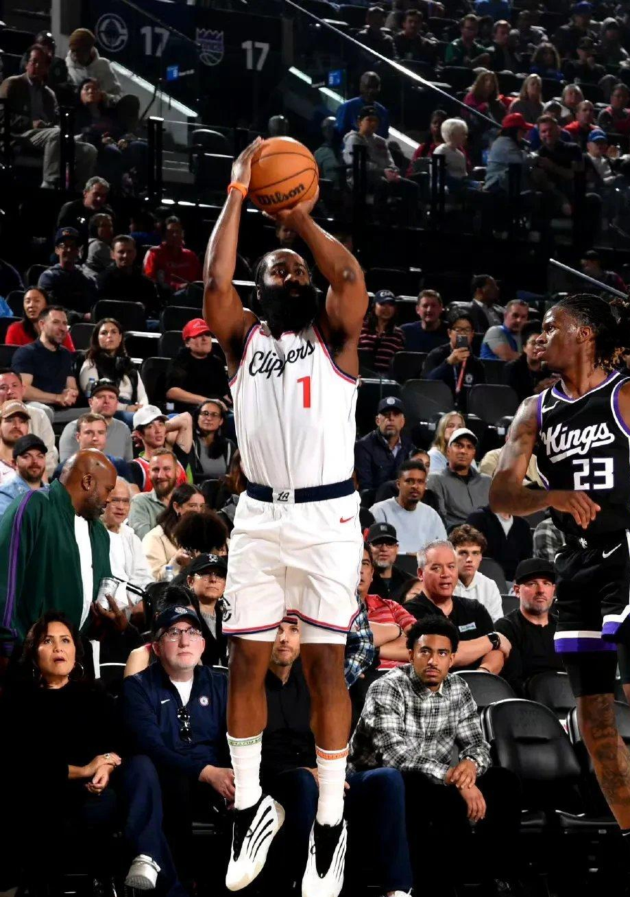 鹈鹕鏖战雷霆,德罗赞带队取胜的简单介绍 鹈鹕鏖战雷霆,德罗赞带队取胜的简单介绍