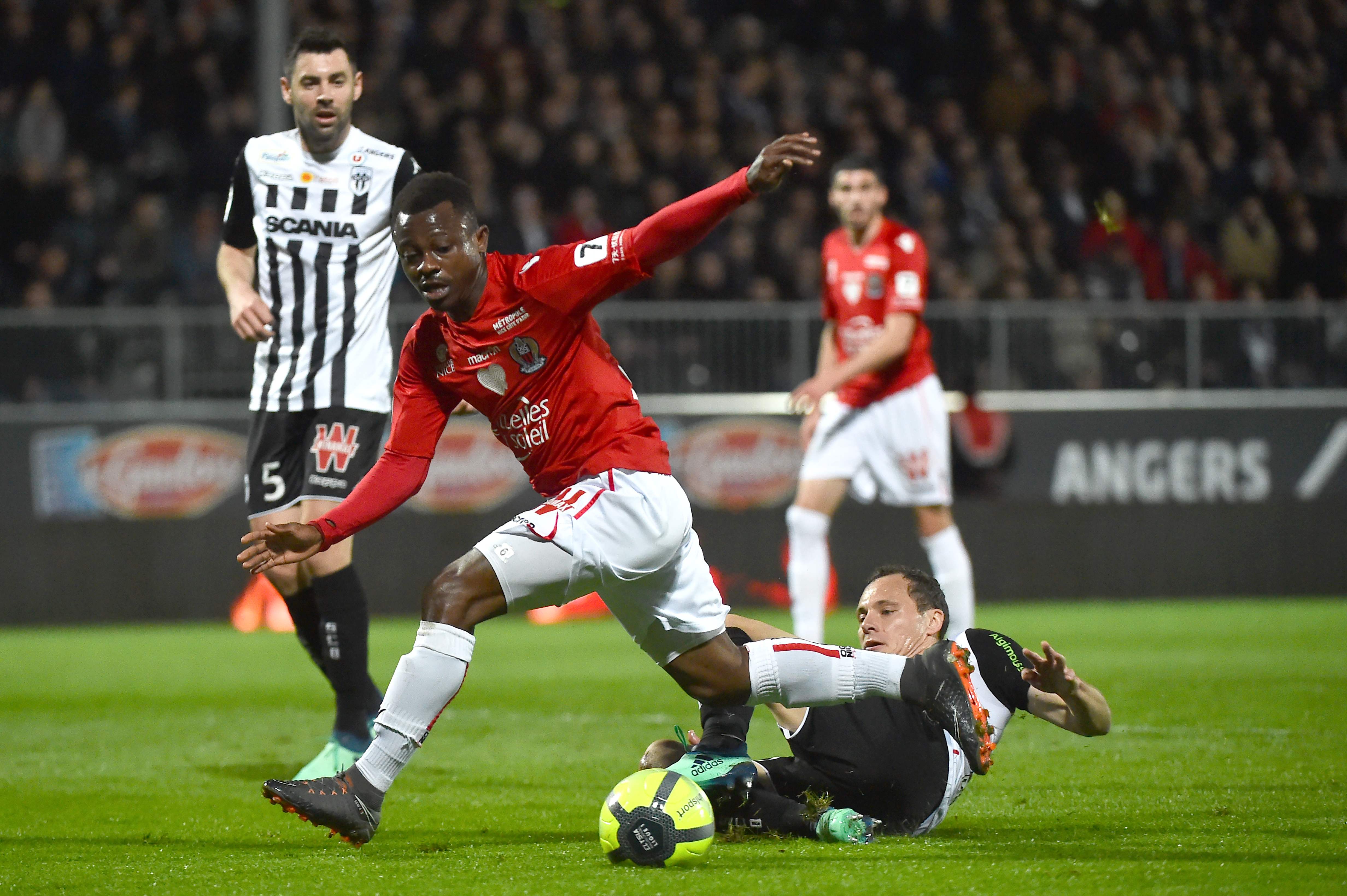 里昂俱乐部在法甲比赛中展现惊人实力 里昂俱乐部在法甲比赛中展现惊人实力