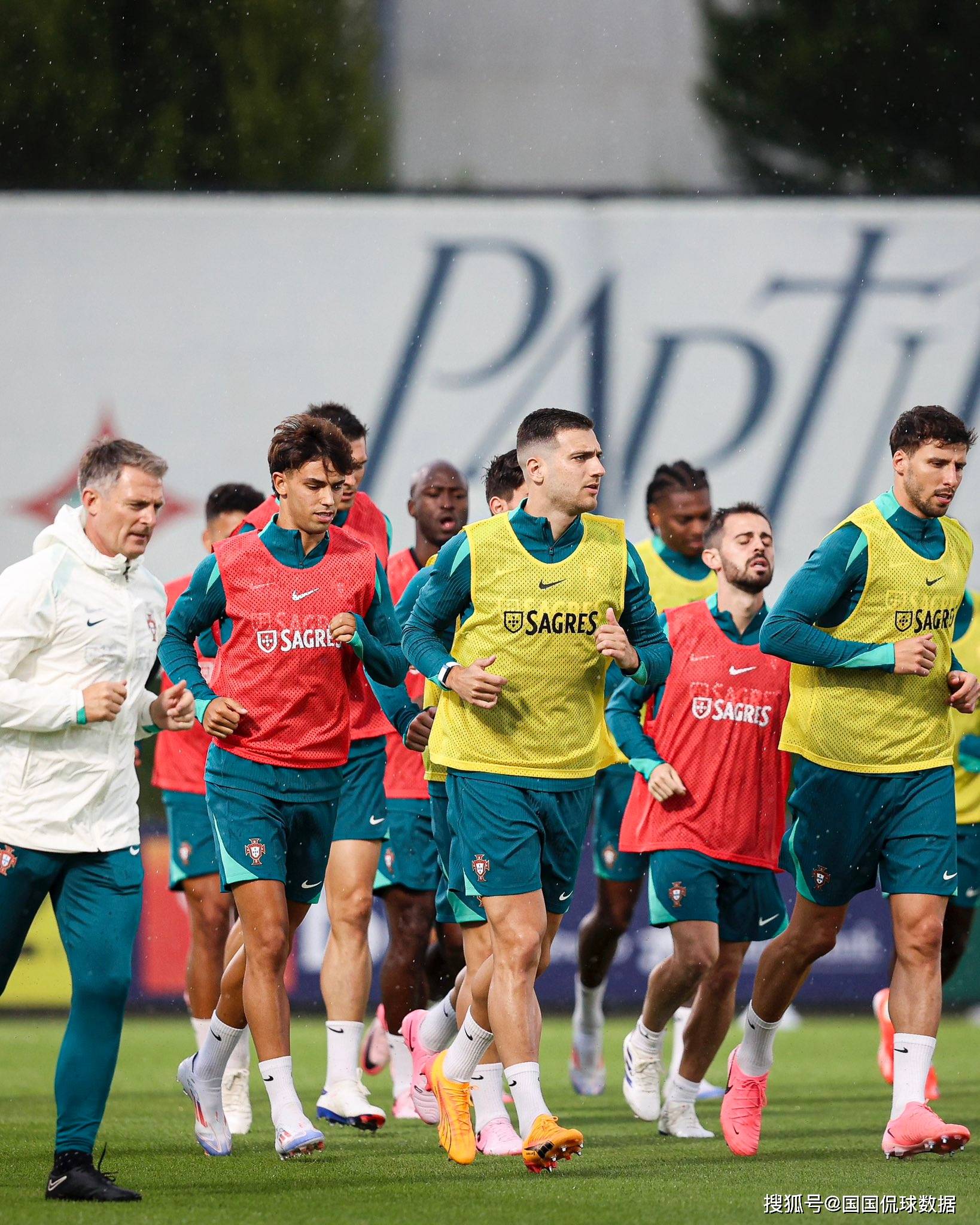 关于阿尔巴尼亚豪门队长联袂克罗地亚球星,备战国际友谊赛的信息 关于阿尔巴尼亚豪门队长联袂克罗地亚球星,备战国际友谊赛的信息