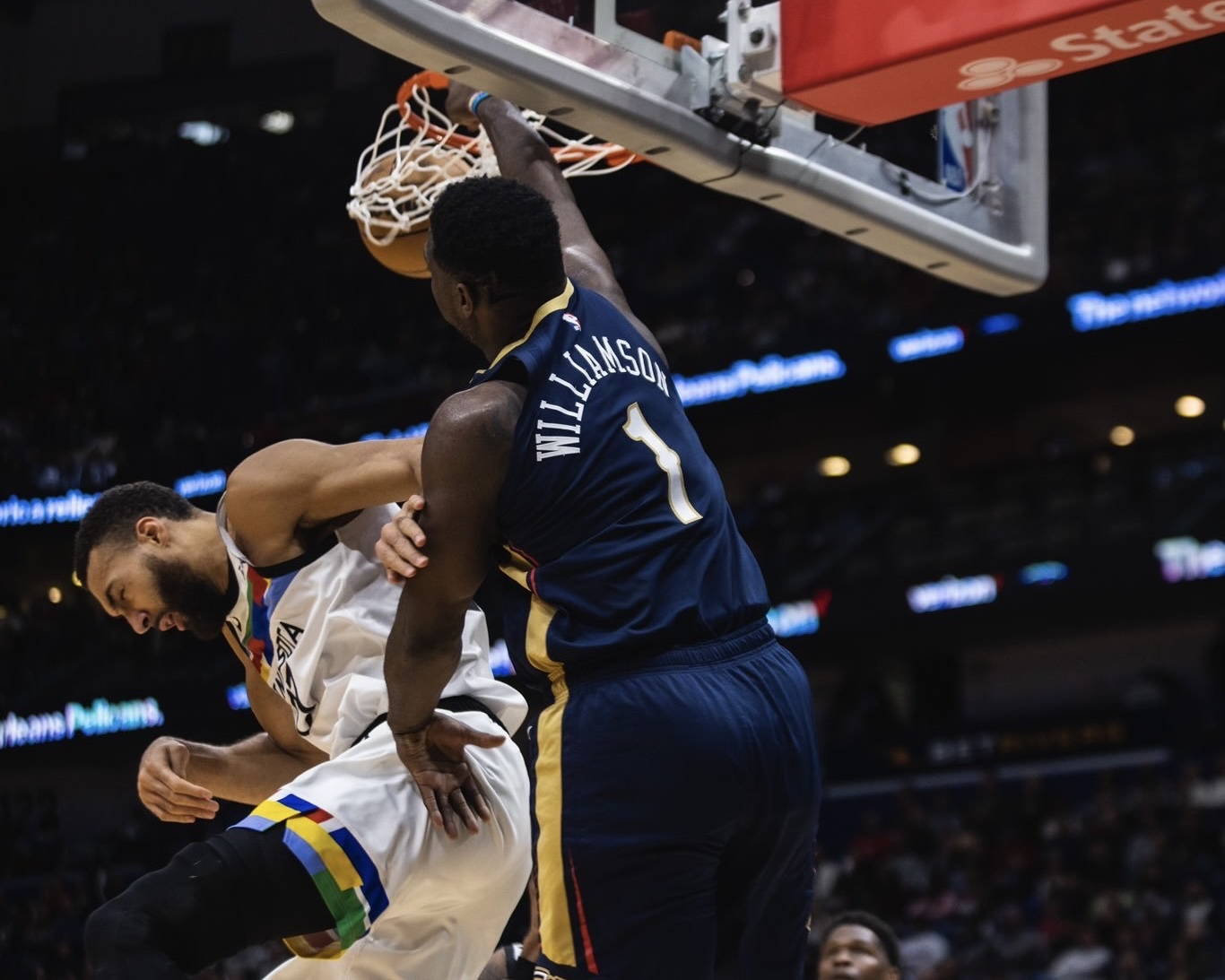 鹈鹕轻取上海队，戈贝尔高光表现的简单介绍