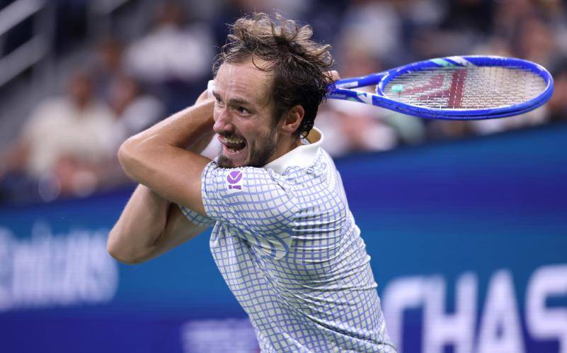 法网横扫年终总决赛,梅德韦杰夫惊艳四座的简单介绍 法网横扫年终总决赛,梅德韦杰夫惊艳四座的简单介绍