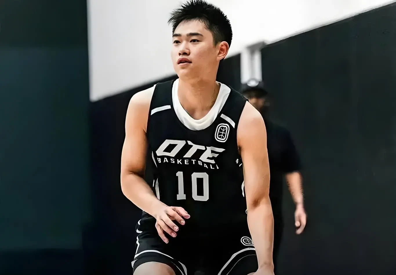 希腊男篮翻盘日本男篮，阿德巴约一己之力扛起全队的简单介绍