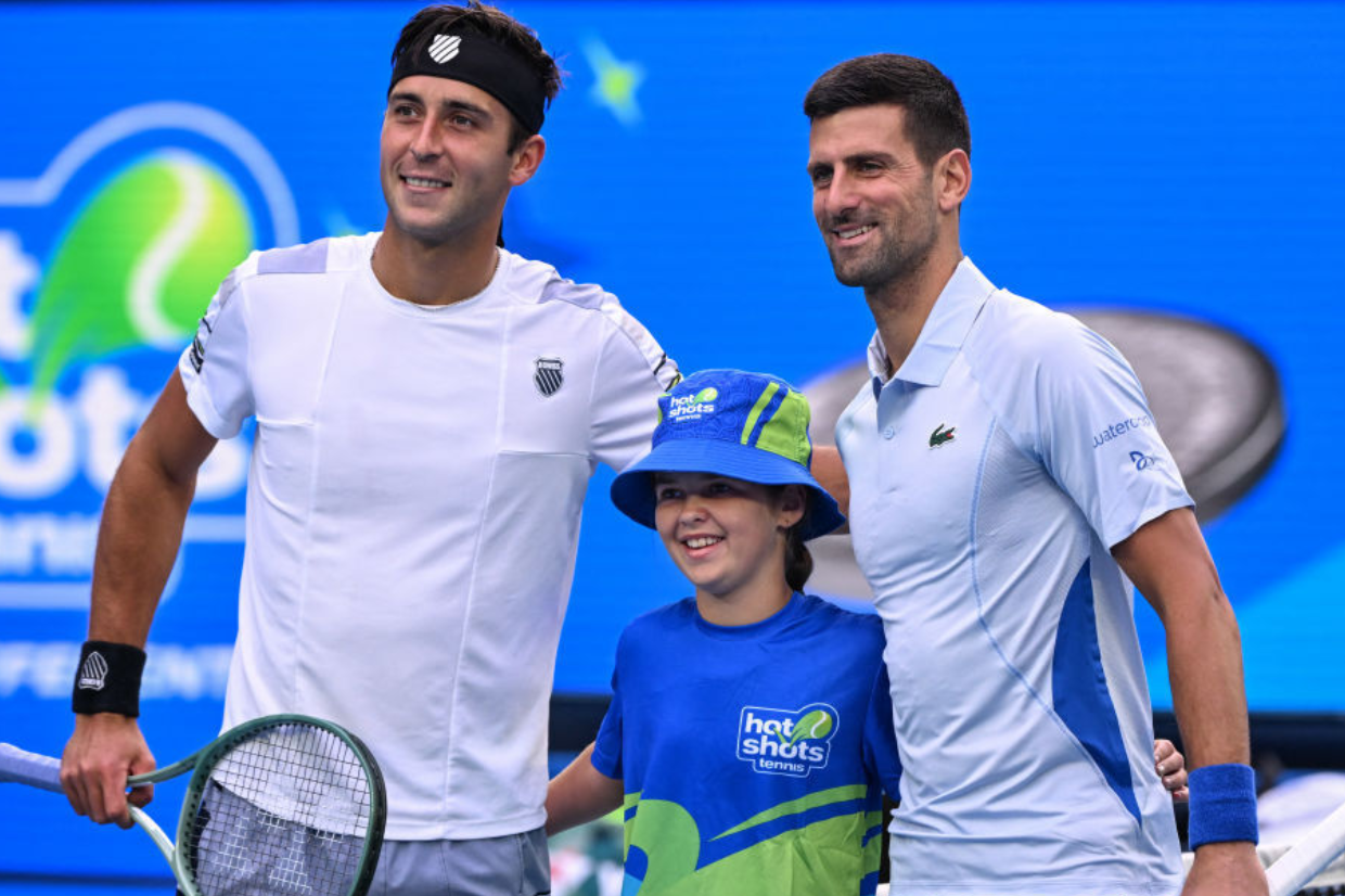 包含世界网球队完胜澳大利亚网球队,德约科维奇惊艳世界的词条 包含世界网球队完胜澳大利亚网球队,德约科维奇惊艳世界的词条