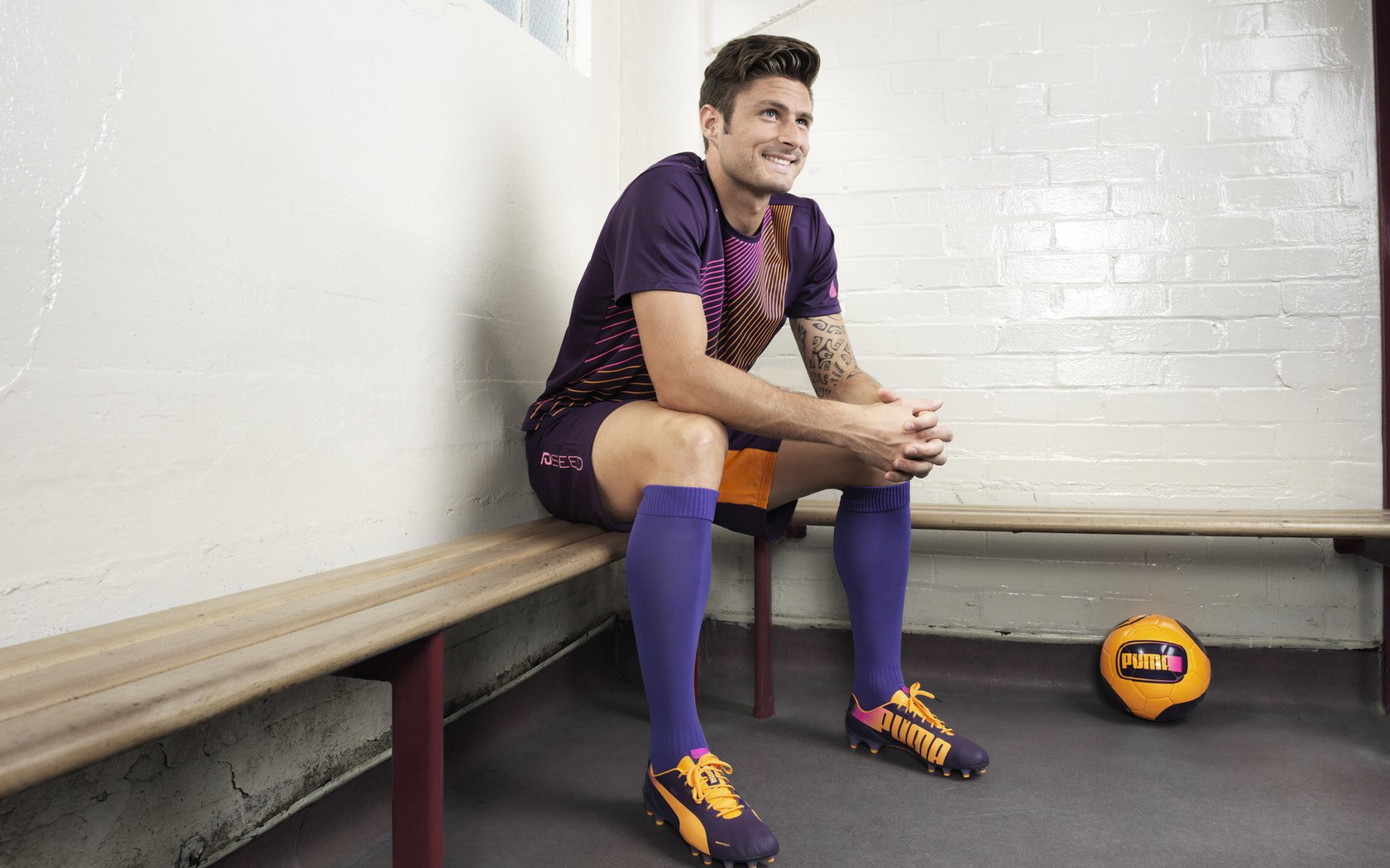 波兰狂胜巴黎，贝林厄姆的教科书级表现如何定义现代中场艺术